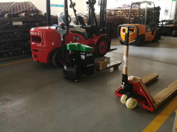 怎么操作叉車才安全？這些危險(xiǎn)要規(guī)避！