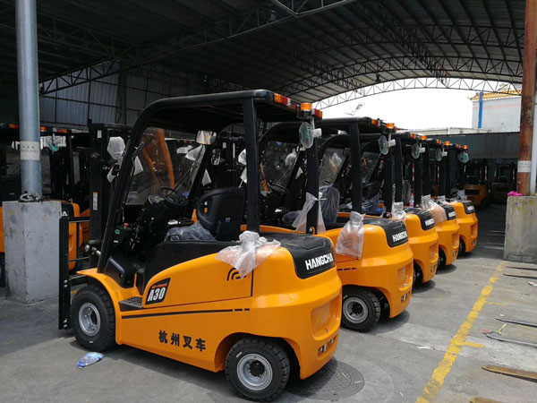 江南水果市場(chǎng)采購電動(dòng)叉車案例