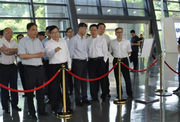 為什么說杭叉是個(gè)偉大的企業(yè)？杭州市市長也來走訪調(diào)研！