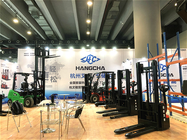 為什么這里人山人海？因為杭叉參加了物流行業(yè)的盛會！