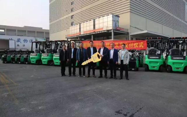 【強勢】杭叉集團交付湖南某大型冷庫58臺鋰電池叉車！